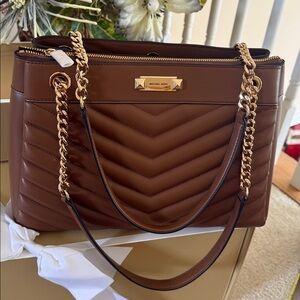 Michael Kors Shouder Purses NWOT Authentic 13x9